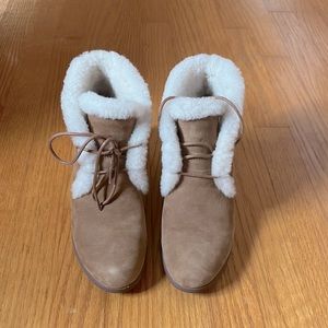 Ugg W. Jeovana Wedge